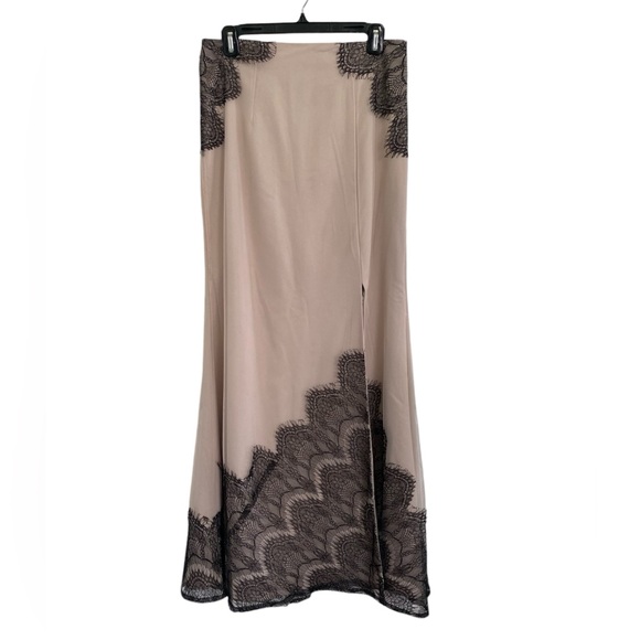 Bariano Dresses & Skirts - NWT Bariano Into The A-Bliss Black Ana Beige Mesh Maxi Skirt Size 10